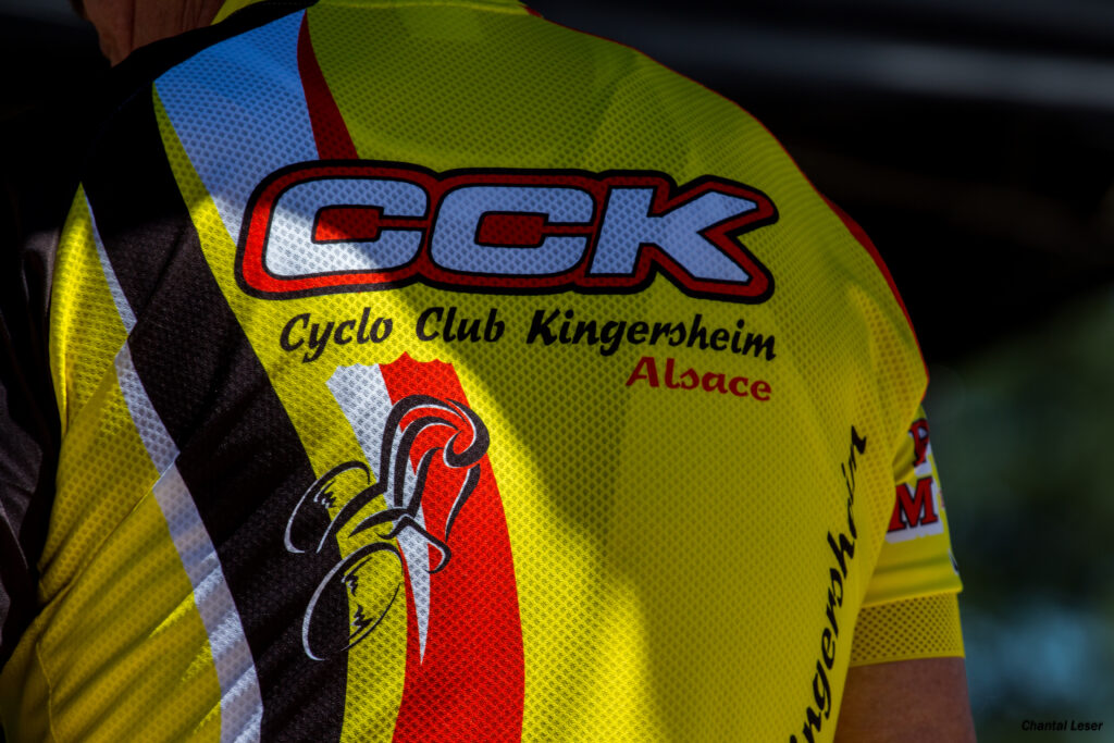 Photo du dos d'un tee-shirt du CCK le cyclo club Kingersheim