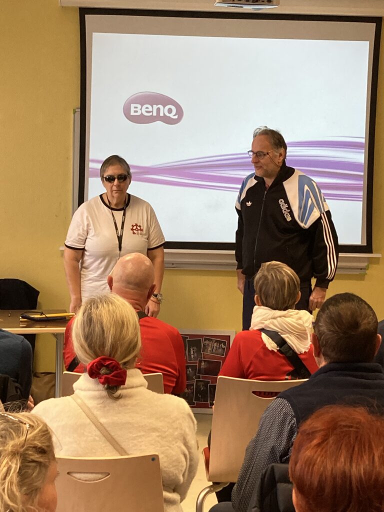 David Beglet et Elisabeth du club d'aviron de Mulhouse s'adressent à l'assemblée