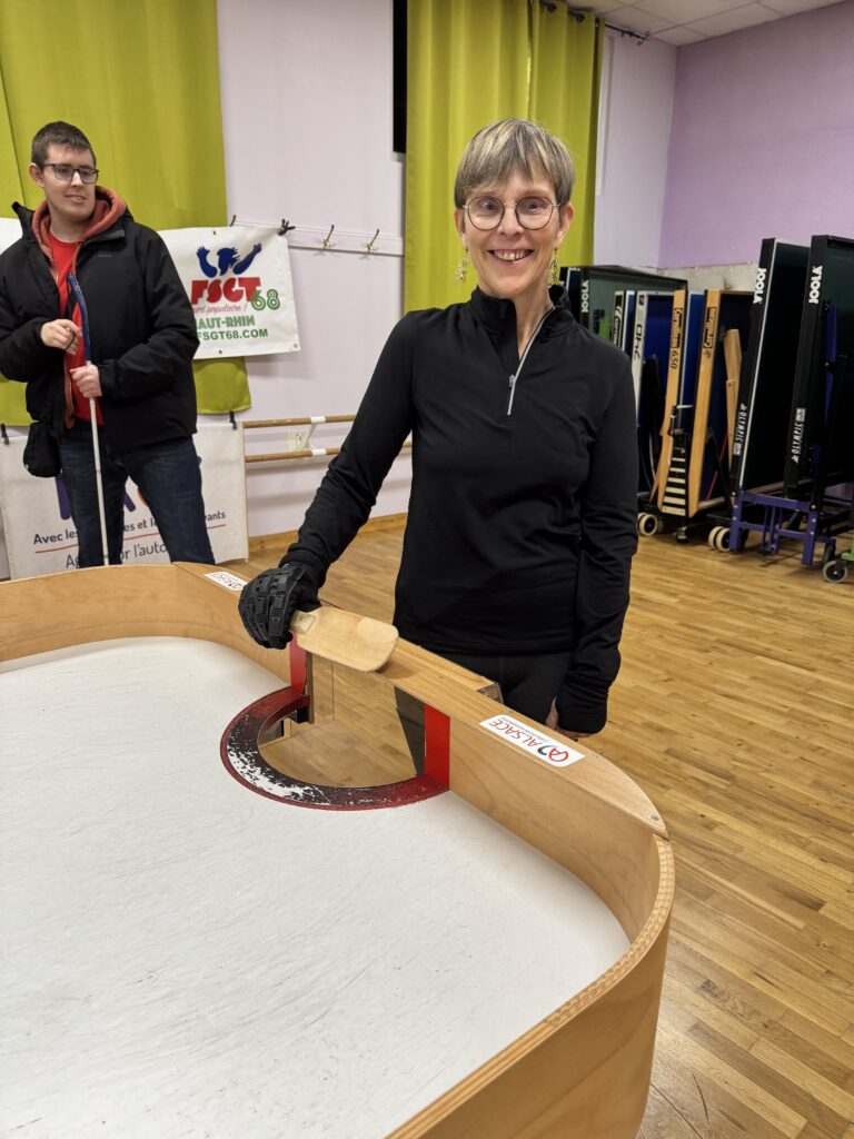 Rachel en train de jouer au show down