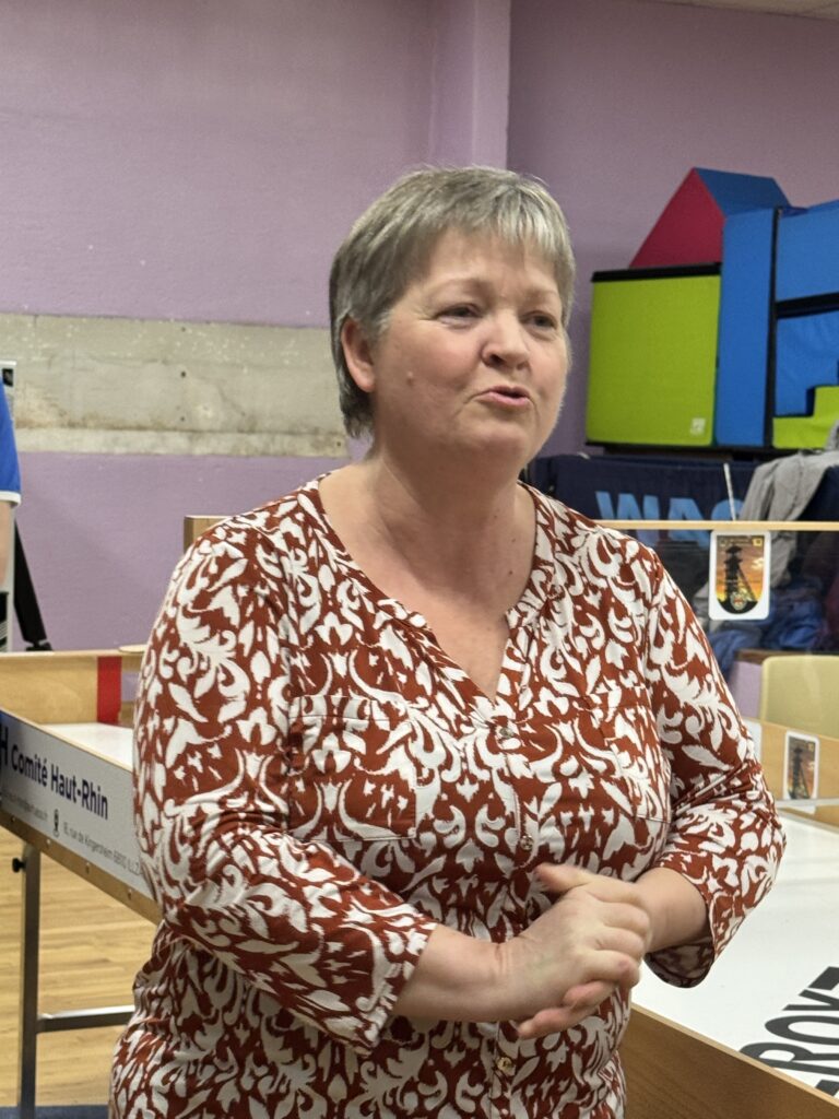 Violaine Litzler en train de faire son discours