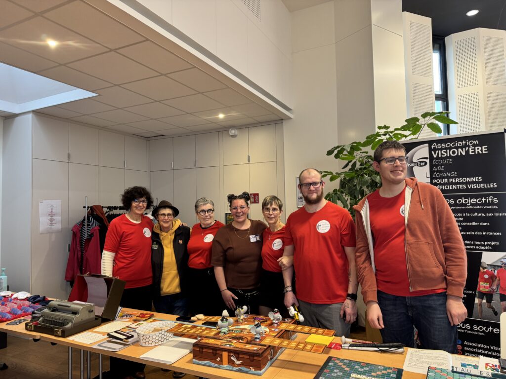 L'équipe Vision'ère présente au Centre de Réadaptation, de gauche à droite : Delphine, Chantal, Dominique, Maryline du CRM, Rachel, Sébastien et Matthieu