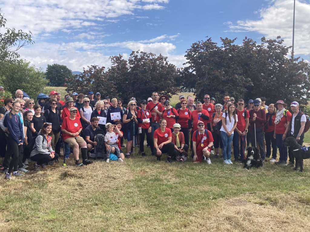 Photo de groupe des marcheurs et des membres de Vision'ère