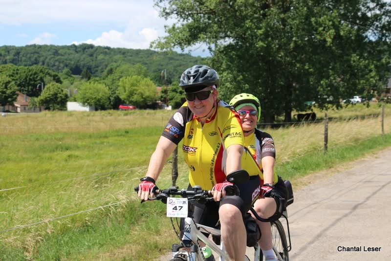 Stéphanie Riss et Violaine en train de faire du tandem